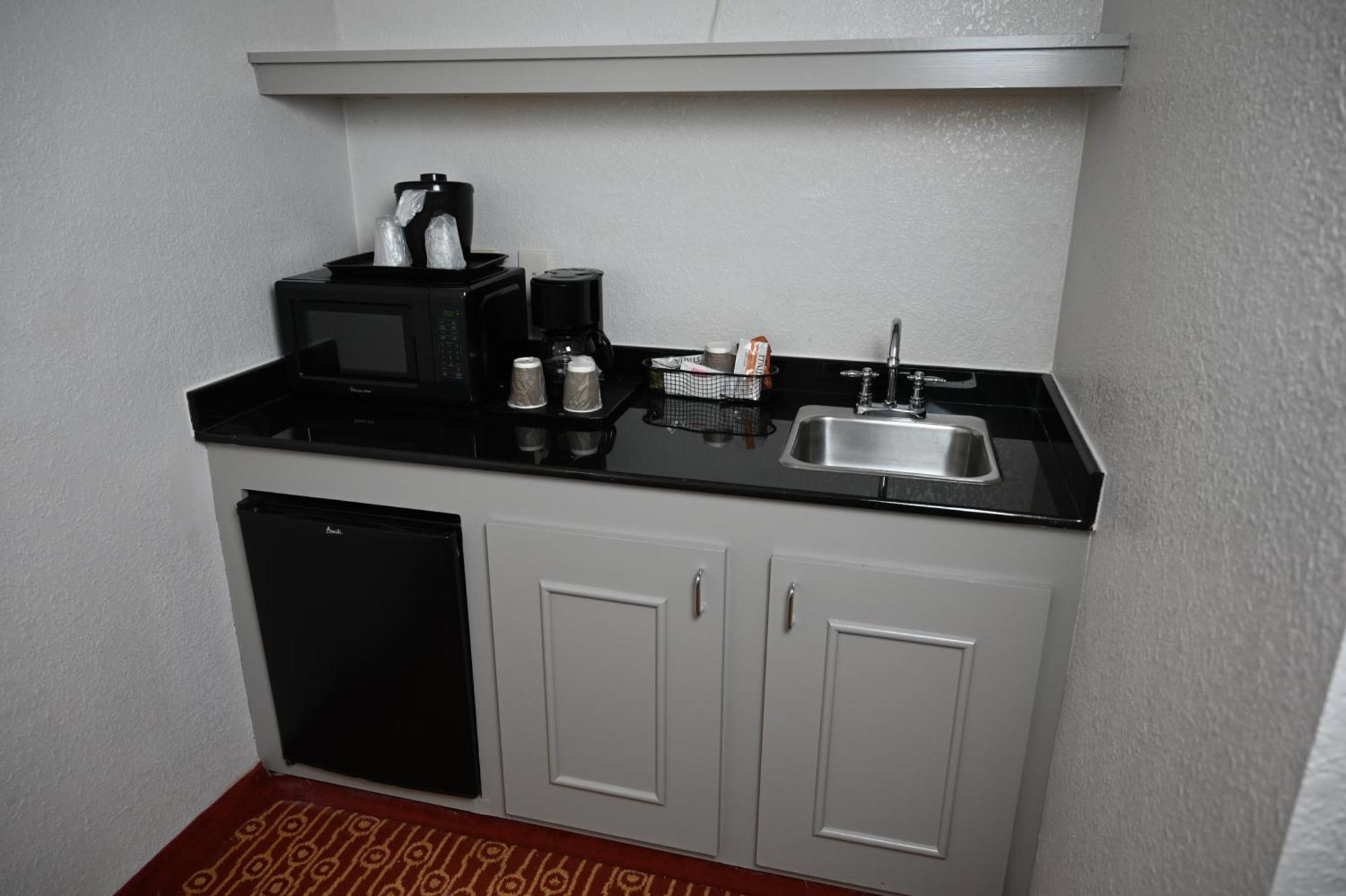 Atrium Hotel And Suites Dfw Airport Irving Exterior foto